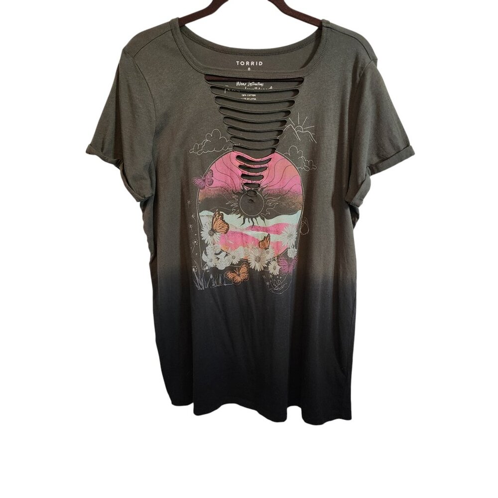 Torrid Graphic Olive Green/Black Slim Fit Cotton Slashed Neck Tee Size L